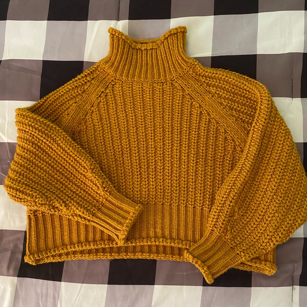 H&M cropped sweater